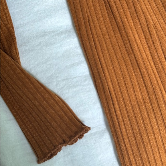 HOUSE OF HARLOW X REVOLVE 1960
JAMES CARDIGAN IN TOFFEE - Picture 3 of 5